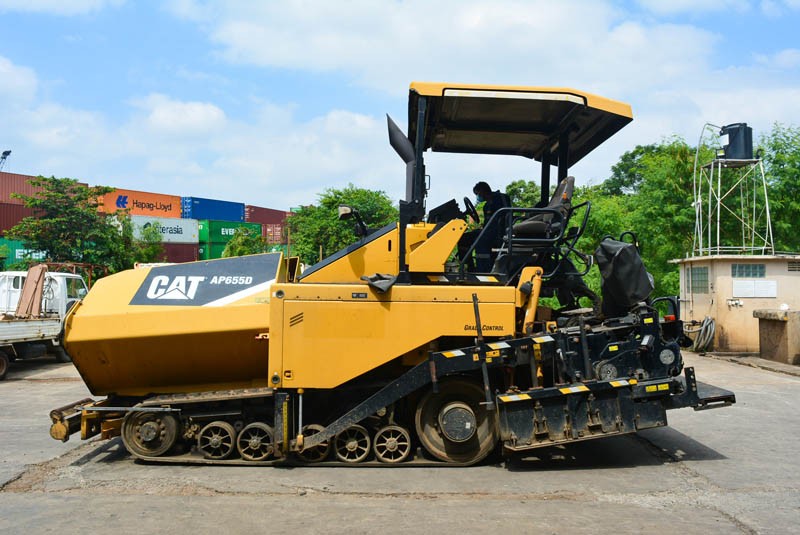 Cat® AP655D Asphalt Paver